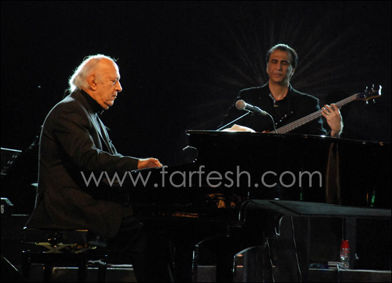 بالصور.. الموسيقار عمر خيرت وسط 3000 شخص!! صورة رقم 15 بالصور.. الموسيقار عمر خيرت وسط 3000 شخص!! صورة رقم 15