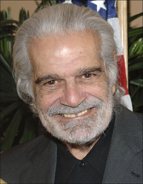 عمر الشريف يطالب مبارك بتنحيه عن الحكم ويخشى الاخوان المسلمين! صورة رقم 2 عمر الشريف يطالب مبارك بتنحيه عن الحكم ويخشى الاخوان المسلمين! صورة رقم 2