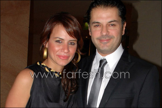 بالصور.. سيدة تحاول تقبيل راغب علامة وفيفي تلهب الحضور! صورة رقم 8 بالصور.. سيدة تحاول تقبيل راغب علامة وفيفي تلهب الحضور! صورة رقم 8