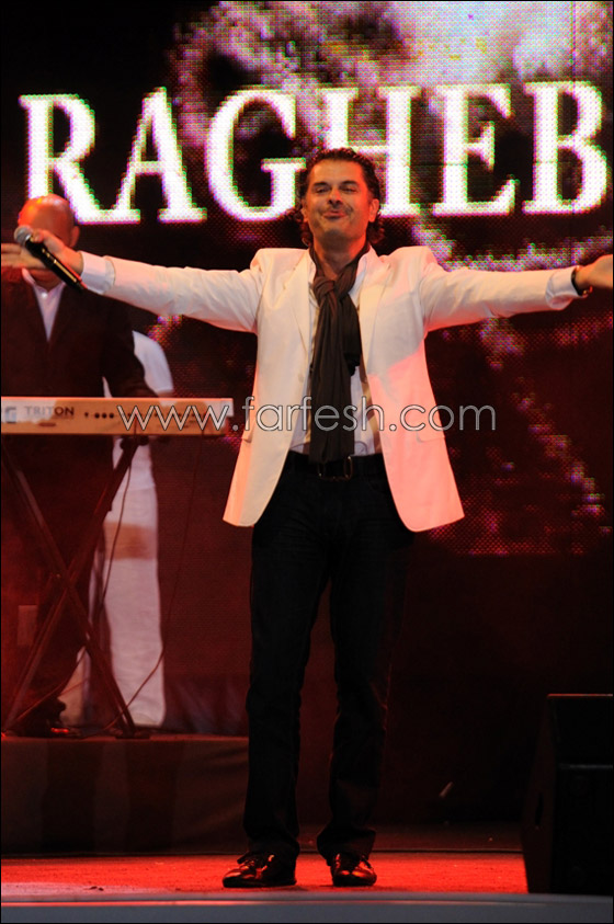 اكثر من 25 الف شخص في حفل الفنان راغب علامة! صورة رقم 2 اكثر من 25 الف شخص في حفل الفنان راغب علامة! صورة رقم 2