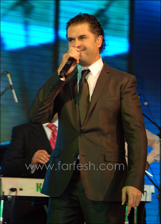 راغب علامة يبدع بأجمل اغانيه في حفل الوادي!! صورة رقم 8 راغب علامة يبدع بأجمل اغانيه في حفل الوادي!! صورة رقم 8