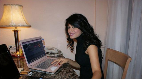 ملابس رحمة المثيرة تحرج الداعية الاسلامي عمرو خالد!! صورة رقم 6 ملابس رحمة المثيرة تحرج الداعية الاسلامي عمرو خالد!! صورة رقم 6