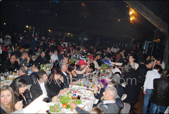 الفنان رضا يتألق في حفلات الميلاد ورأس السنة  صورة رقم 6