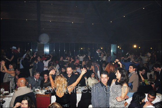 الفنان رضا يتألق في حفلات الميلاد ورأس السنة  صورة رقم 3