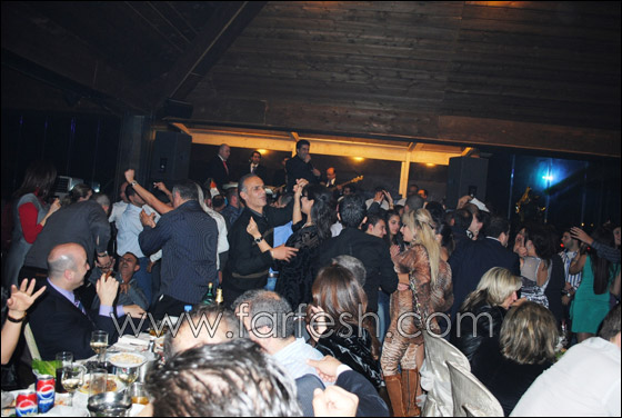 الفنان رضا يتألق في حفلات الميلاد ورأس السنة  صورة رقم 4