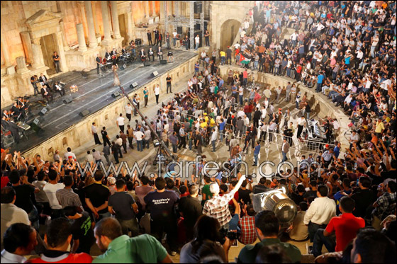 بالصور.. رولا سعد تقدم اجمل اغنياتها وسط تفاعل الجمهور في جرش! صورة رقم 5 بالصور.. رولا سعد تقدم اجمل اغنياتها وسط تفاعل الجمهور في جرش! صورة رقم 5