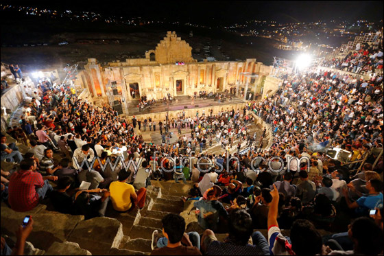 بالصور.. رولا سعد تقدم اجمل اغنياتها وسط تفاعل الجمهور في جرش! صورة رقم 4 بالصور.. رولا سعد تقدم اجمل اغنياتها وسط تفاعل الجمهور في جرش! صورة رقم 4