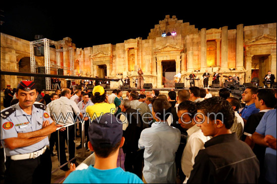 بالصور.. رولا سعد تقدم اجمل اغنياتها وسط تفاعل الجمهور في جرش! صورة رقم 7 بالصور.. رولا سعد تقدم اجمل اغنياتها وسط تفاعل الجمهور في جرش! صورة رقم 7