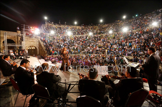 بالصور.. رولا سعد تقدم اجمل اغنياتها وسط تفاعل الجمهور في جرش! صورة رقم 3 بالصور.. رولا سعد تقدم اجمل اغنياتها وسط تفاعل الجمهور في جرش! صورة رقم 3