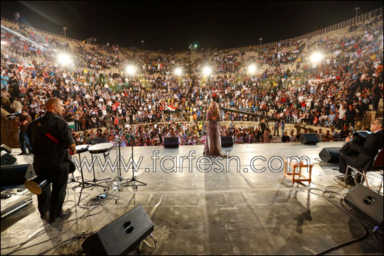 بالصور.. رولا سعد تقدم اجمل اغنياتها وسط تفاعل الجمهور في جرش! صورة رقم 14 بالصور.. رولا سعد تقدم اجمل اغنياتها وسط تفاعل الجمهور في جرش! صورة رقم 14