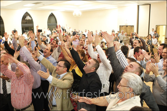 رويدا عطية تلتف بالعلم السوري في حفلتها بامريكا!! صورة رقم 5 رويدا عطية تلتف بالعلم السوري في حفلتها بامريكا!! صورة رقم 5