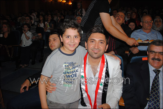 بالصور.. سامر غابرو يحتفل مع طلاب مدرسة المميزين صورة رقم 11 بالصور.. سامر غابرو يحتفل مع طلاب مدرسة المميزين صورة رقم 11