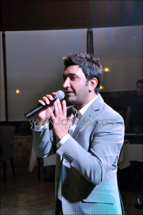 الفنان سامر كابرو يحتفل بعيد ميلاده ويقع بغرام احدى طالباته! صورة رقم 1 الفنان سامر كابرو يحتفل بعيد ميلاده ويقع بغرام احدى طالباته! صورة رقم 1