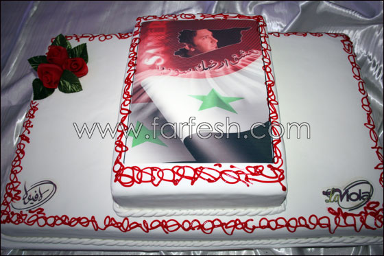 الفنان سامر كابرو يحتفل بعيد ميلاده ويقع بغرام احدى طالباته! صورة رقم 10 الفنان سامر كابرو يحتفل بعيد ميلاده ويقع بغرام احدى طالباته! صورة رقم 10