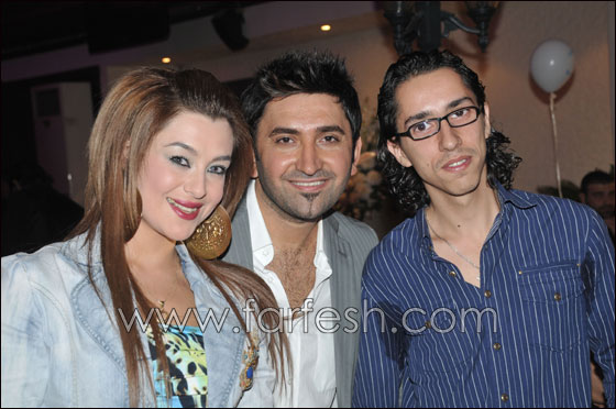 الفنان سامر كابرو يحتفل بعيد ميلاده ويقع بغرام احدى طالباته! صورة رقم 11 الفنان سامر كابرو يحتفل بعيد ميلاده ويقع بغرام احدى طالباته! صورة رقم 11