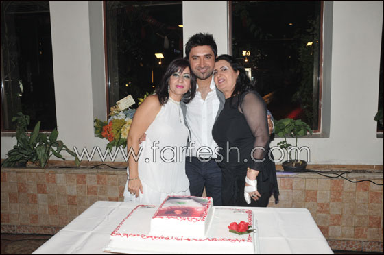 الفنان سامر كابرو يحتفل بعيد ميلاده ويقع بغرام احدى طالباته! صورة رقم 14 الفنان سامر كابرو يحتفل بعيد ميلاده ويقع بغرام احدى طالباته! صورة رقم 14