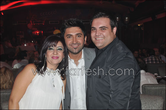 الفنان سامر كابرو يحتفل بعيد ميلاده ويقع بغرام احدى طالباته! صورة رقم 15 الفنان سامر كابرو يحتفل بعيد ميلاده ويقع بغرام احدى طالباته! صورة رقم 15