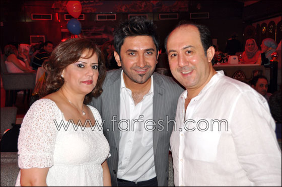 الفنان سامر كابرو يحتفل بعيد ميلاده ويقع بغرام احدى طالباته! صورة رقم 18 الفنان سامر كابرو يحتفل بعيد ميلاده ويقع بغرام احدى طالباته! صورة رقم 18