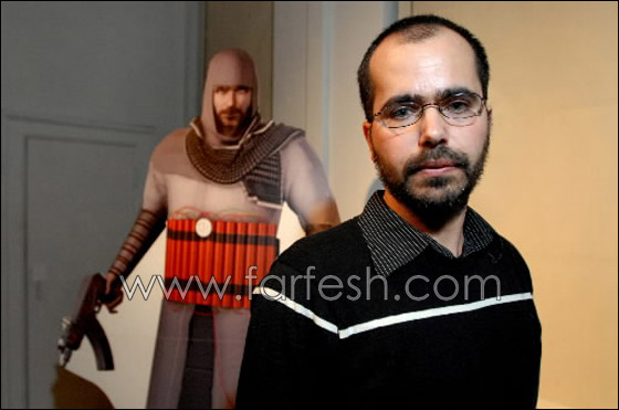 لماذا زرع الفنان وفاء بلال كاميرا صغيرة في مؤخرة رأسه؟! صورة رقم 3 لماذا زرع الفنان وفاء بلال كاميرا صغيرة في مؤخرة رأسه؟! صورة رقم 3