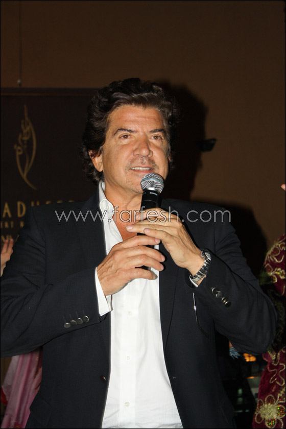 بالصور.. عشاء لوليد توفيق يتحوّل إلى مهرجان واحتفالية حب!!     صورة رقم 5