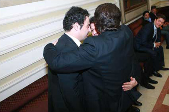 خلال عزاء اخيه.. وليد توفيق ينهي الخلاف بين الحلاني وشريف!!  صورة رقم 13