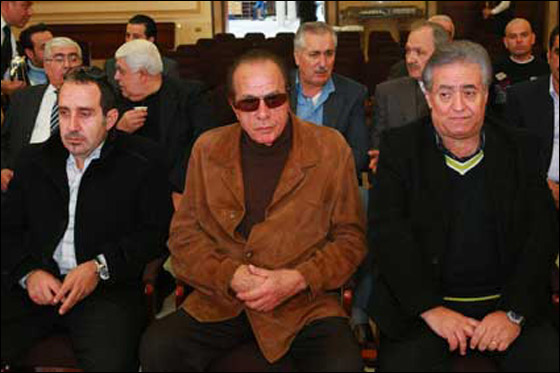 خلال عزاء اخيه.. وليد توفيق ينهي الخلاف بين الحلاني وشريف!!  صورة رقم 10