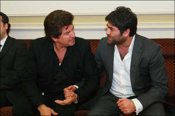 خلال عزاء اخيه.. وليد توفيق ينهي الخلاف بين الحلاني وشريف!!  صورة رقم 14