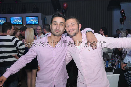 بالصور.. حفلة المطرب زهير فرنسيس بداية 2011! صورة رقم 16 بالصور.. حفلة المطرب زهير فرنسيس بداية 2011! صورة رقم 16