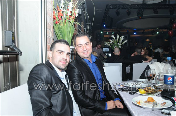 بالصور.. حفلة المطرب زهير فرنسيس بداية 2011! صورة رقم 15 بالصور.. حفلة المطرب زهير فرنسيس بداية 2011! صورة رقم 15