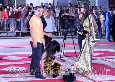 محرج: عبير صبري تسقط ارضا على البساط الاحمر!!   صورة رقم 2