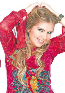 الين لحود: درست التمثيل والاخراج وهذا افادني كثيرا كمغنية وكممثلة! صورة رقم 2 الين لحود: درست التمثيل والاخراج وهذا افادني كثيرا كمغنية وكممثلة! صورة رقم 2