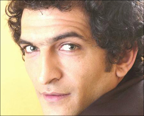 عمرو واكد: غمرتني سعادة بالغة بعد تنحي مبارك ونجاح الثورة  صورة رقم 8