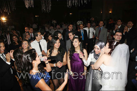 كلوديا تنافس حماده هلال في زفاف الداخلية!  صورة رقم 3