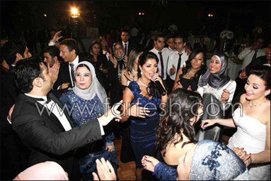 كلوديا تنافس حماده هلال في زفاف الداخلية!  صورة رقم 7