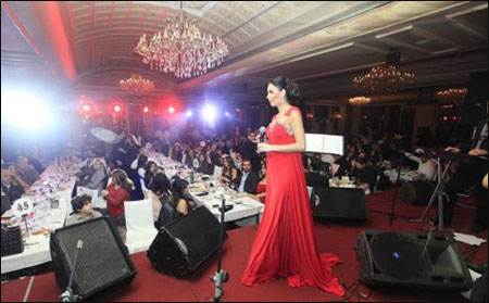 بالصور.. سيرين عبد النور في عيد الحب ويدها على بطنها!! صورة رقم 4 بالصور.. سيرين عبد النور في عيد الحب ويدها على بطنها!! صورة رقم 4