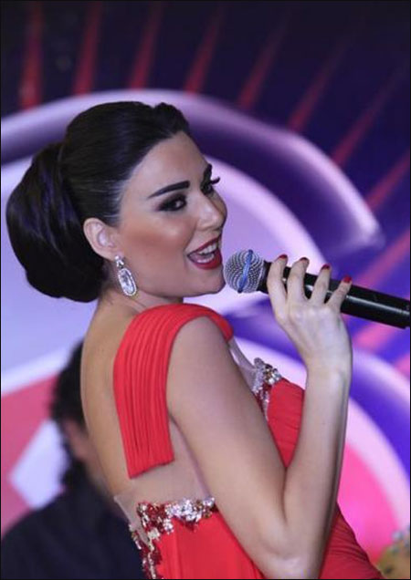 بالصور.. سيرين عبد النور في عيد الحب ويدها على بطنها!! صورة رقم 7 بالصور.. سيرين عبد النور في عيد الحب ويدها على بطنها!! صورة رقم 7