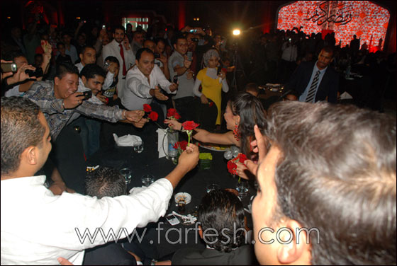 دوللي تغني باقة من اجمل اغانيها في حفل فودافون  صورة رقم 4