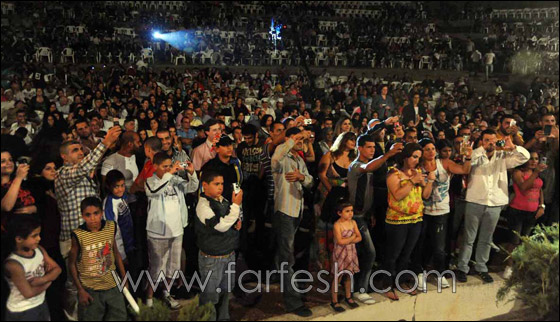 بالصور..دومينيك تغني على مدرج ميروبا السياحي!!  صورة رقم 11