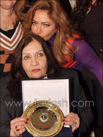 بالصور: تكريم فنانات بمناسبة عيد الام  صورة رقم 2