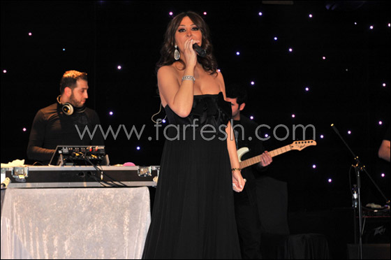 فستان اليسا يبهر معجبيها!!    صورة رقم 2