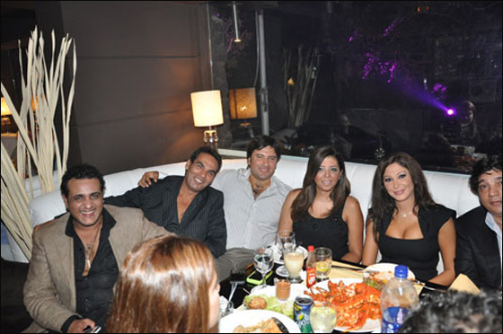 اليسا في القاهرة خصيصاً لتشارك عبد المنعم فرحته بافتتاح مطعمه! صورة رقم 5 اليسا في القاهرة خصيصاً لتشارك عبد المنعم فرحته بافتتاح مطعمه! صورة رقم 5