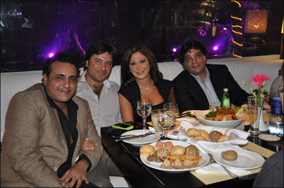 اليسا في القاهرة خصيصاً لتشارك عبد المنعم فرحته بافتتاح مطعمه! صورة رقم 1 اليسا في القاهرة خصيصاً لتشارك عبد المنعم فرحته بافتتاح مطعمه! صورة رقم 1