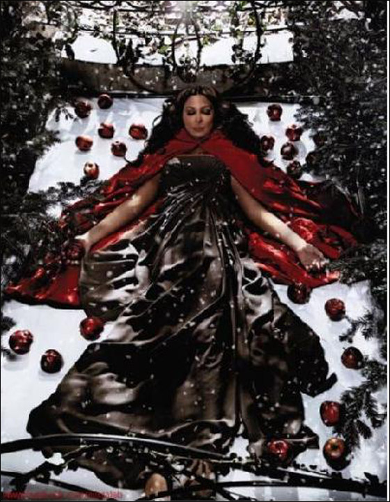 اليسا ذات الرداء الأحمر اليسا ذات الرداء الأحمر