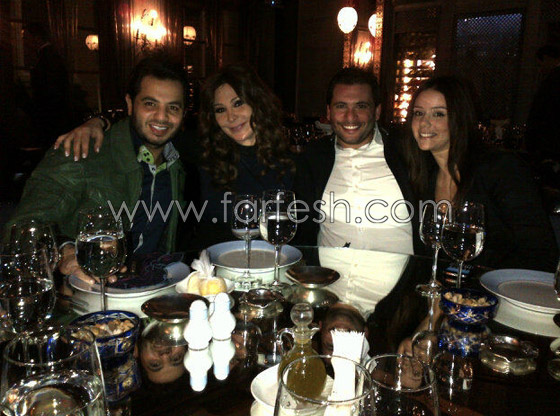 اليسا تتناول العشاء مع اصدقائها وتقدم التعازي لاهالي الضحايا بمصر! صورة رقم 4 اليسا تتناول العشاء مع اصدقائها وتقدم التعازي لاهالي الضحايا بمصر! صورة رقم 4