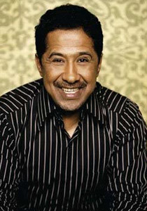 الشاب خالد: لماذا يتمسك القذافي بالكرسي رغم المجازر؟!  صورة رقم 2