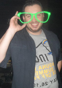 الشاعر فارس اسكندر: فضل ناكر للجميل وتعاملت مع اليسا 