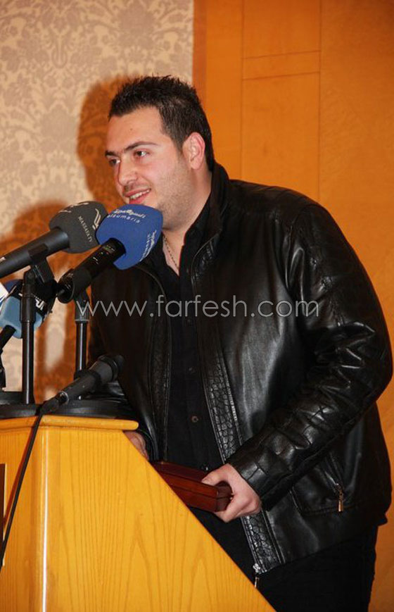 الشاعر فارس اسكندر: فضل ناكر للجميل وتعاملت مع اليسا الشاعر فارس اسكندر: فضل ناكر للجميل وتعاملت مع اليسا