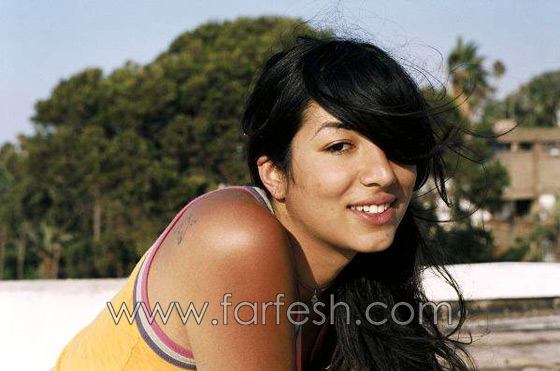 فاطيم العياشي بسروال داخلي وسترة مفتوحة الصدر صورة رقم 8 فاطيم العياشي بسروال داخلي وسترة مفتوحة الصدر صورة رقم 8