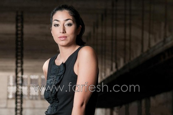 فاطيم العياشي بسروال داخلي وسترة مفتوحة الصدر صورة رقم 9 فاطيم العياشي بسروال داخلي وسترة مفتوحة الصدر صورة رقم 9