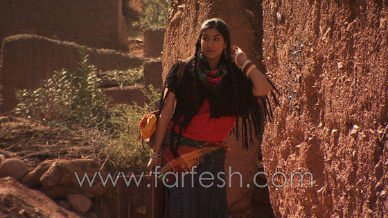 فاطيم العياشي بسروال داخلي وسترة مفتوحة الصدر صورة رقم 4 فاطيم العياشي بسروال داخلي وسترة مفتوحة الصدر صورة رقم 4